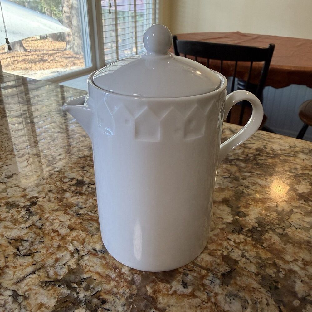 Crate & Barrel Neighborhood Kathleen Wills White Porcelain Individual Teapot